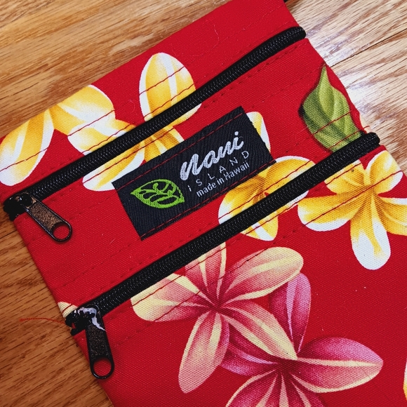 Nani Island‎ iPhone Bag! BEAUTIFUL Hawaiian Print! - Picture 3 of 3